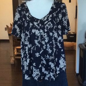 COPY - Sienna sky floral top M